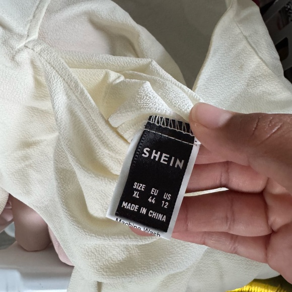 Long sleeve floral/white top Shein, size XL - Picture 7 of 8